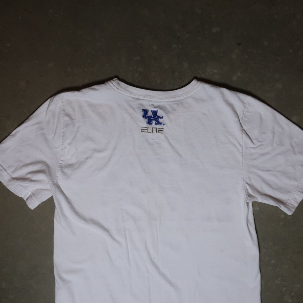 Nike Elite. Kentucky Basketball. Men's Small. White T-Shirt. - Picture 3 of 4